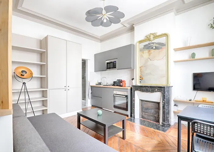 Liege - Saint-lazare, Location Very * Paris