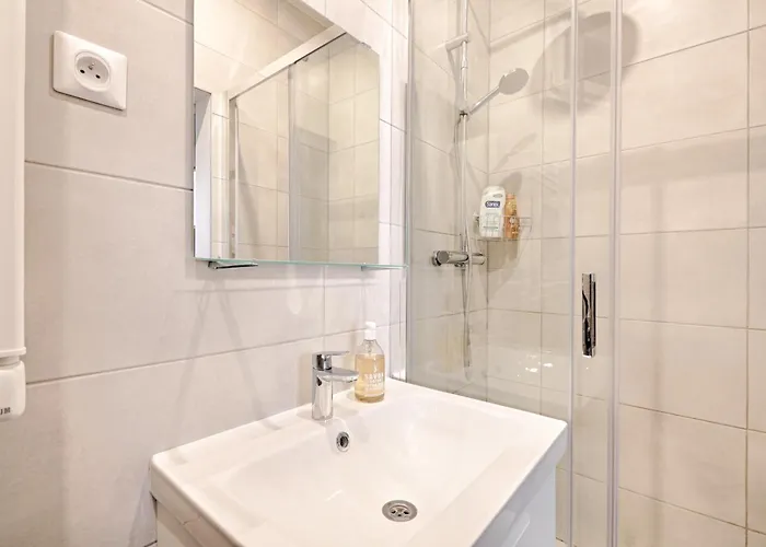 Liege - Saint-lazare, Location Very * Paris