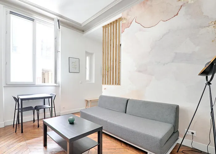 Liege - Saint-lazare, Location Very Daire Paris